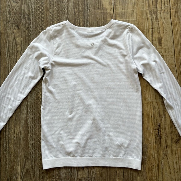 lululemon swiftly tech long sleeve *relaxed fit - Picture 3 of 4